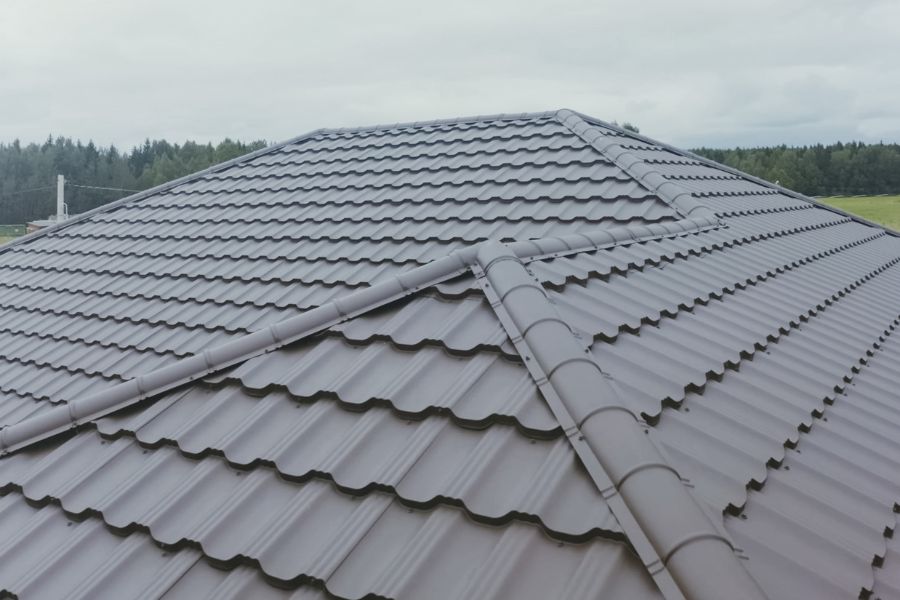 what is a hip roof