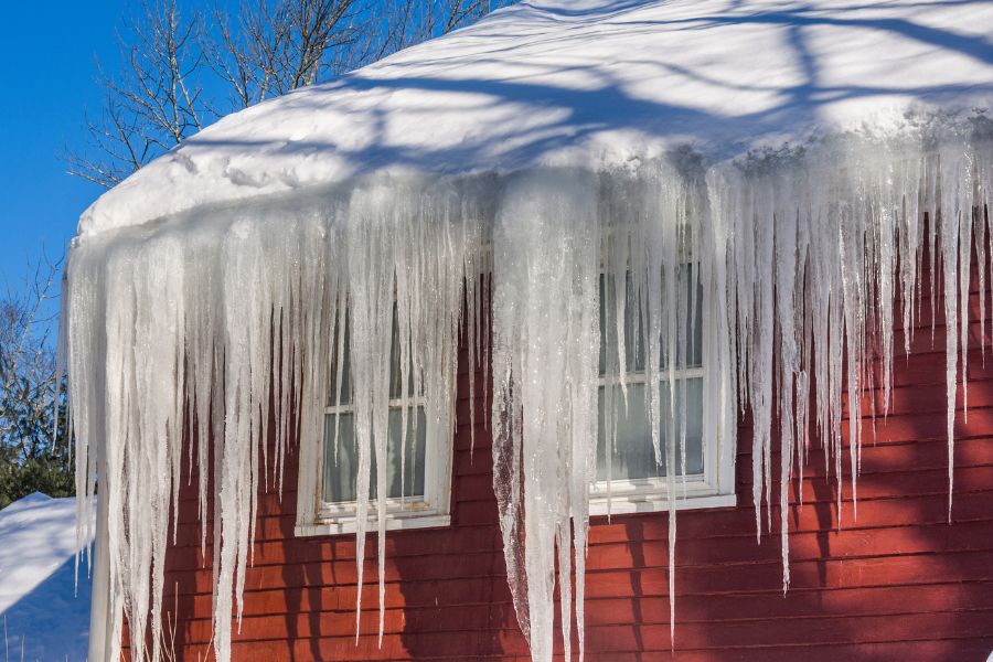 4 Ice Dam Prevention Tips for Winter